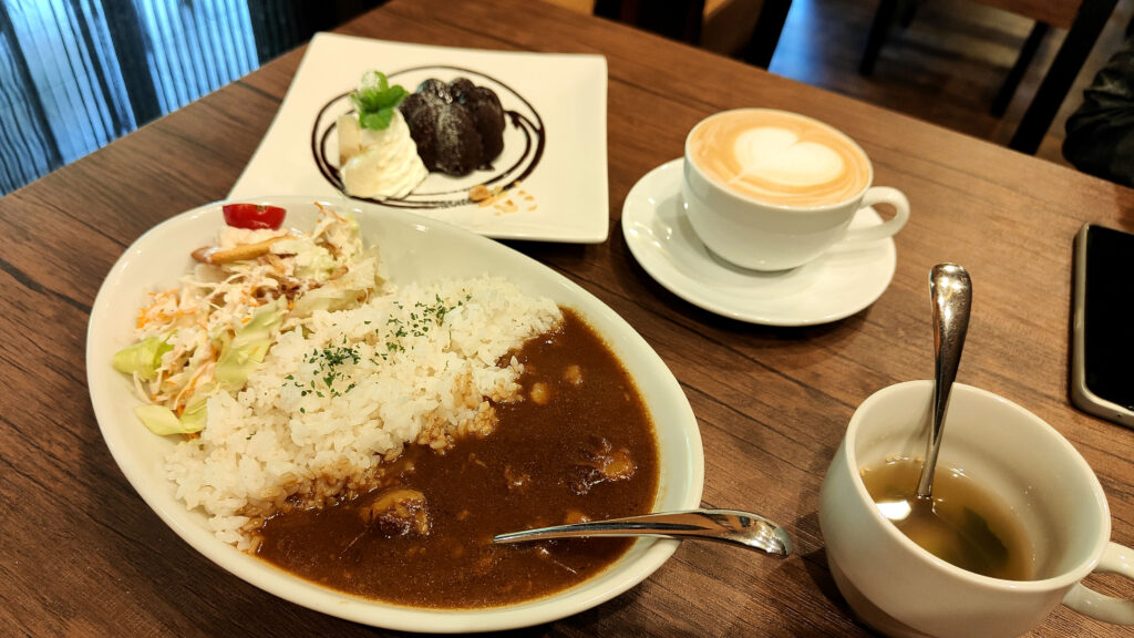 山cafe bossa novaさんのとんでもなくおいしいカレーとショコラ